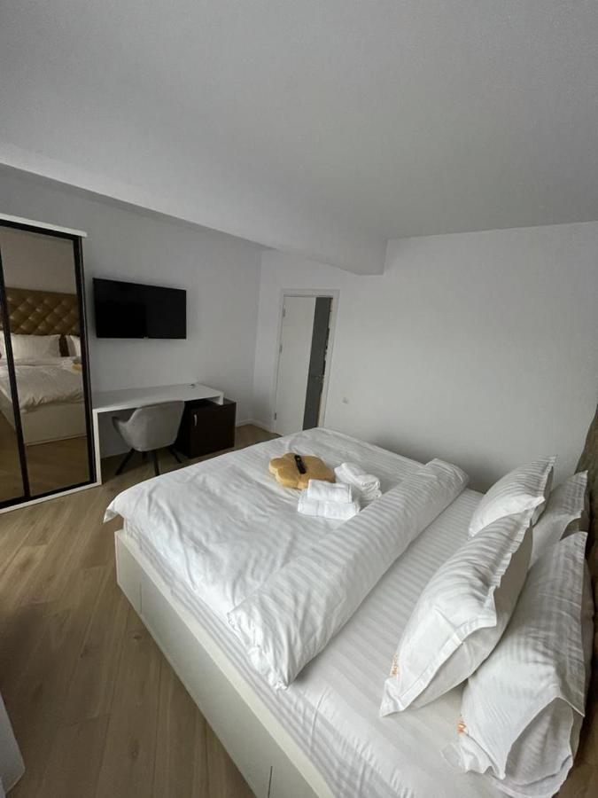 Adina Apartament Gura Humorului Esterno foto